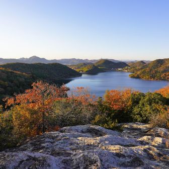 升田山、絶景の岩尾根から✨【北西方向】