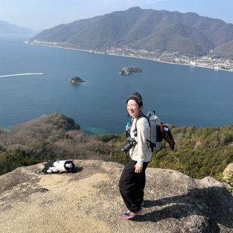 ここの岩から撮りました。
めっちゃ笑っとる😂