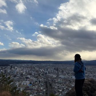 人気の場所ですね〜 🥳
コーヒー淹れてる方がいてとても良い香り〜☕️

私も飲みたくなったので帰り！
今度は私も持ってこようかな🫖