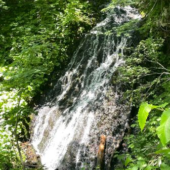 布敷の滝💧