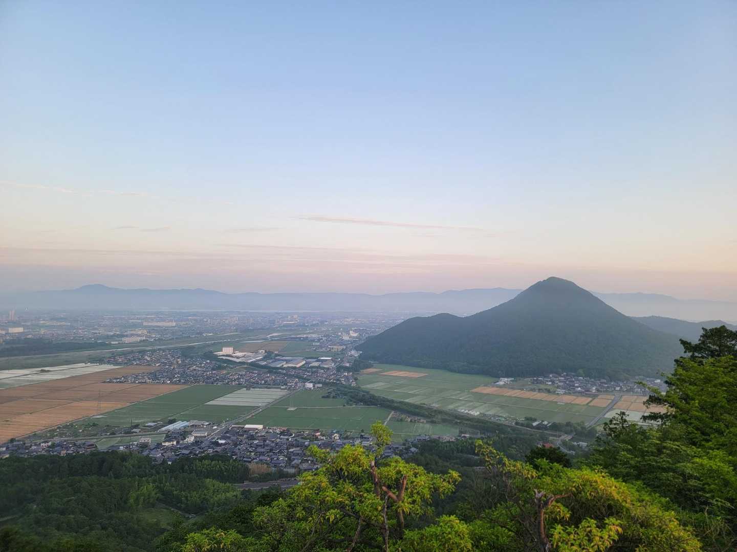 近江富士と呼ばれる三上山
綺麗な形です⛰️