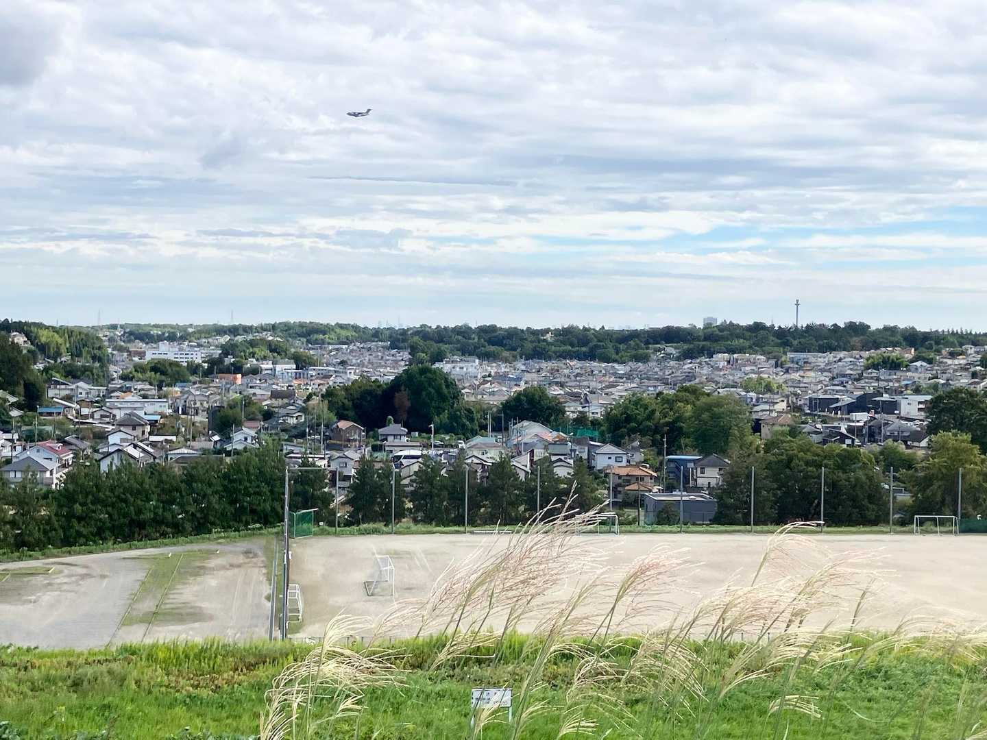 反対側は住宅街