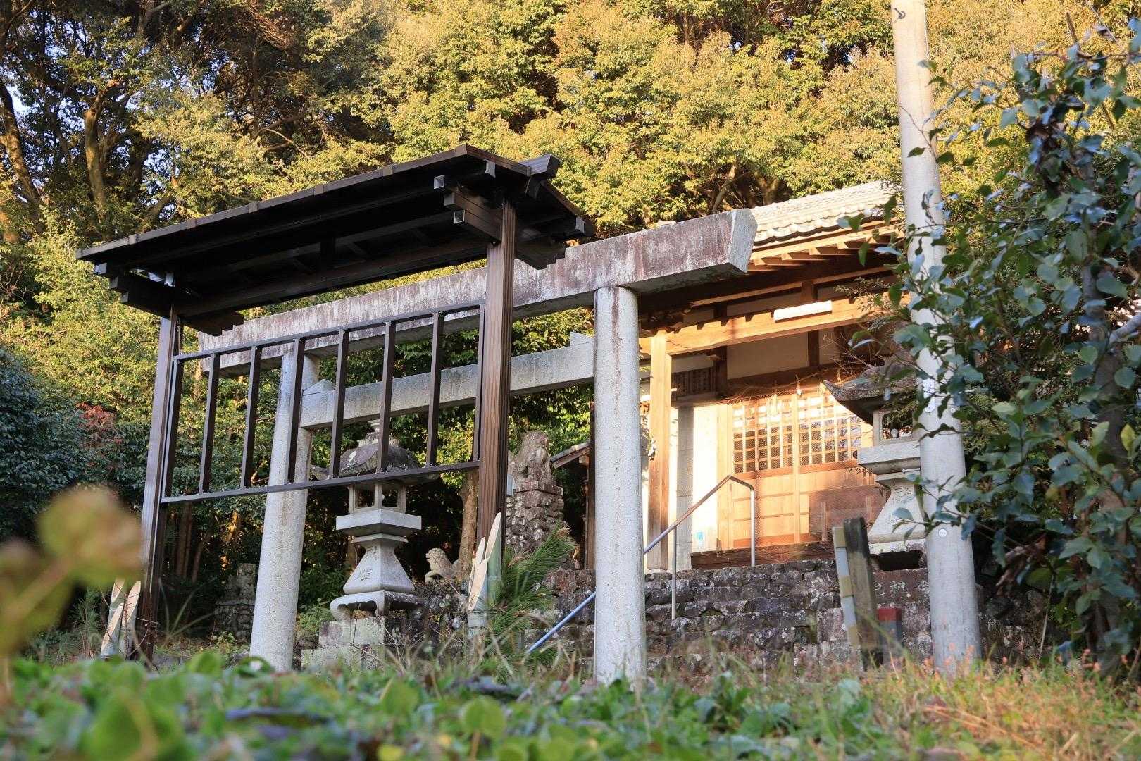 多度大社は大混雑してると思うので、健脚コース入口横の神社だお参り⛩️