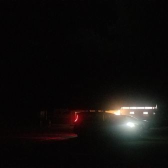 道の駅はくしゅうから田んぼと森の中を1時間弱歩いて行くと、尾白川渓谷駐車場に到着です。既に何台か車が停まっていました。