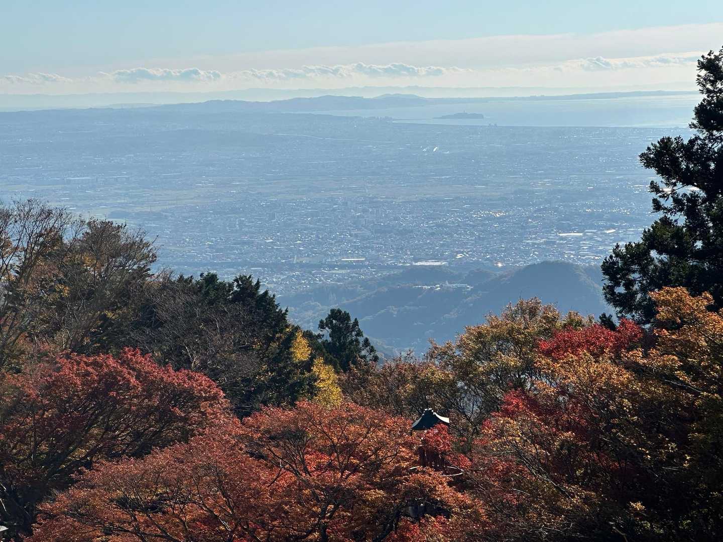江ノ島と三浦半島
奥に房総半島