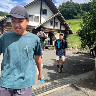 あーお腹いっぱい
あっ、変顔された🤪