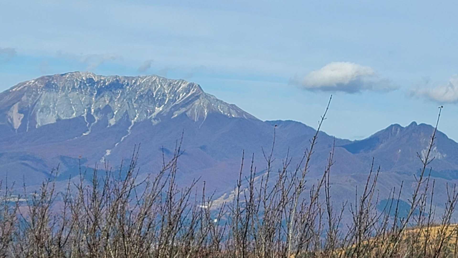 わぁ⸜(*ˊᗜˋ*)⸝見える👀✨
大山くっきりＱ＿Ｙ
雪？減ってる？