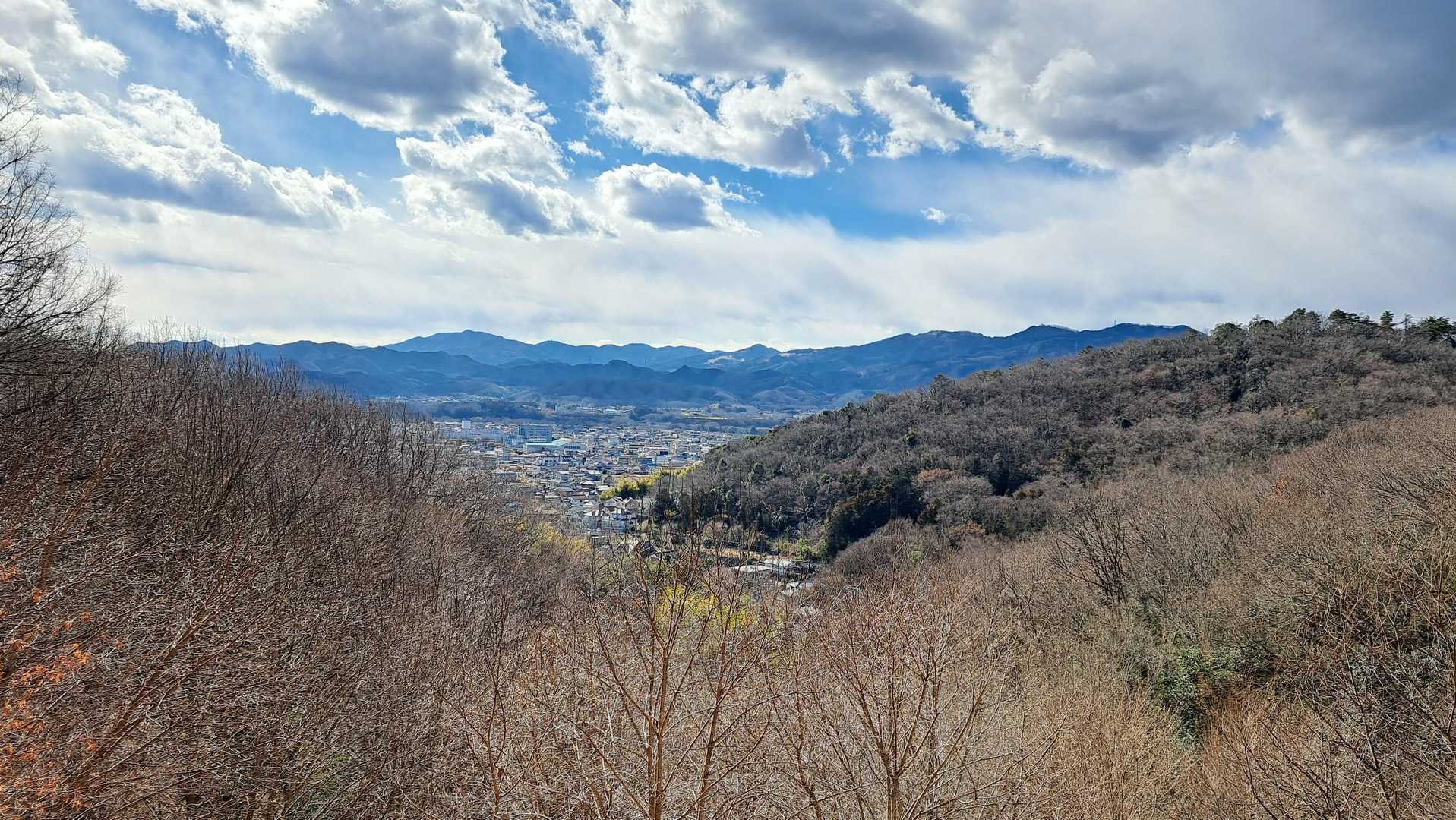 途中、眺望の開けた場所から。