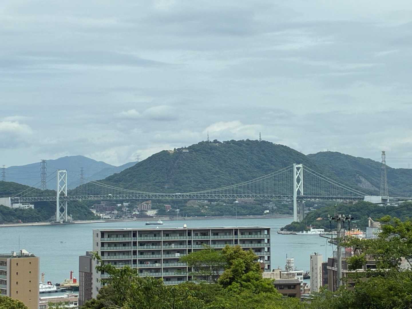 途中で関門橋が綺麗に見えました✨