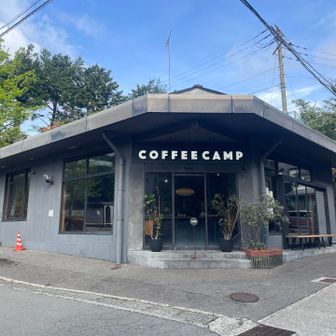 身支度を整えて出発。強羅駅に程近い一つ目の開店前のポイントへ。