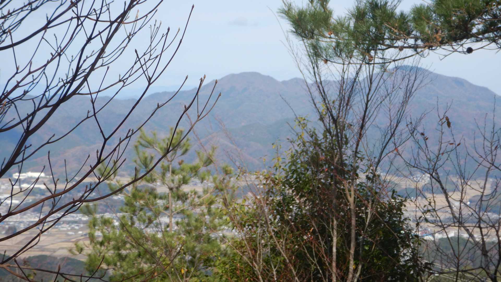 北に多紀連山　御岳