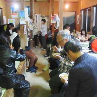 😋賑わってました🤗　　　　
美味しく戴き🙏　　　　　
帰宅しました　　　　　　　
外は❄チラホラ🥶