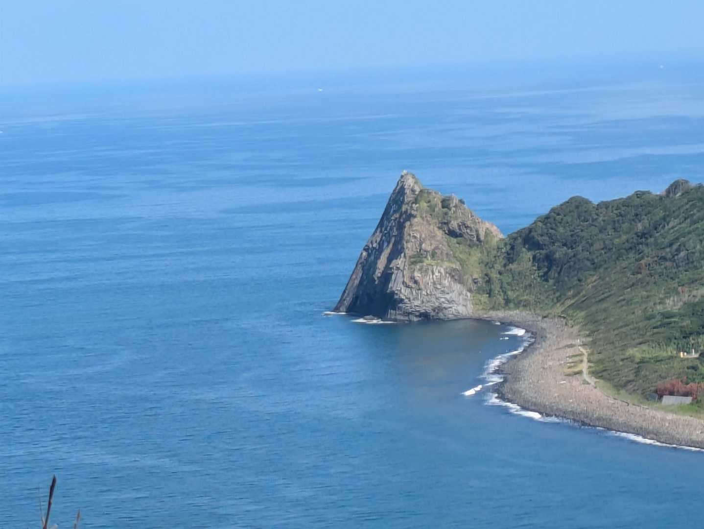 眼下に芥屋の大門