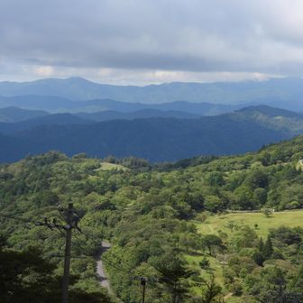 遠景の左の山は何でしょうか？乗鞍？