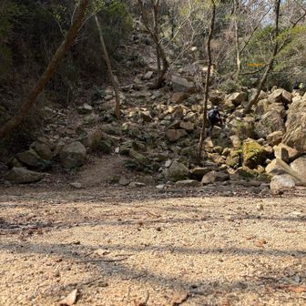 高座の滝から中央稜へ登らず、芦屋地獄谷へ💪　警報線を潜ってGo!!💨