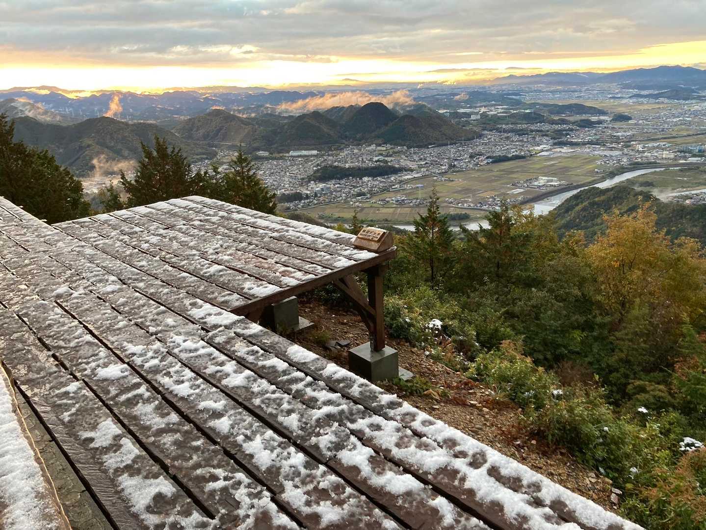 うっすら雪のデッキからの~~~、はい！絶景！😊