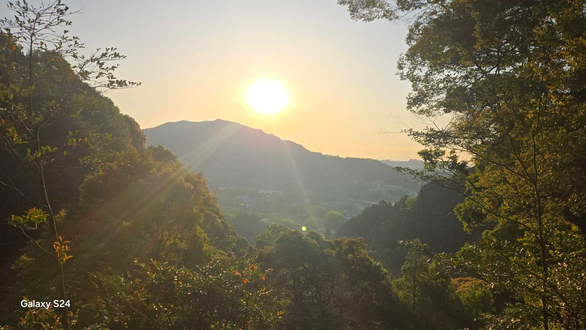 日の出は
5:10なので
もうとっくに太陽は高いところへ