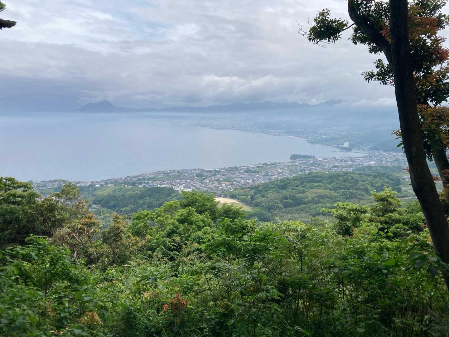 六座目、城山
別府方面の眺望
高崎山は雲かぶり☁️