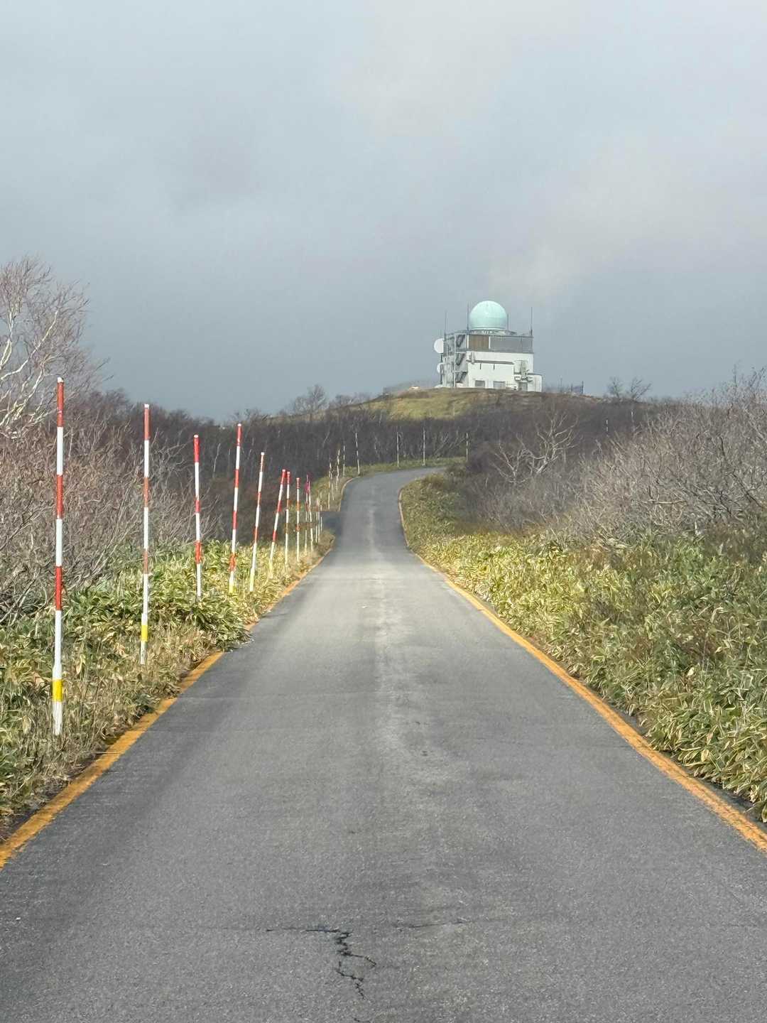 空の雰囲気も相まって悪のアジトへ乗り込む感😎
