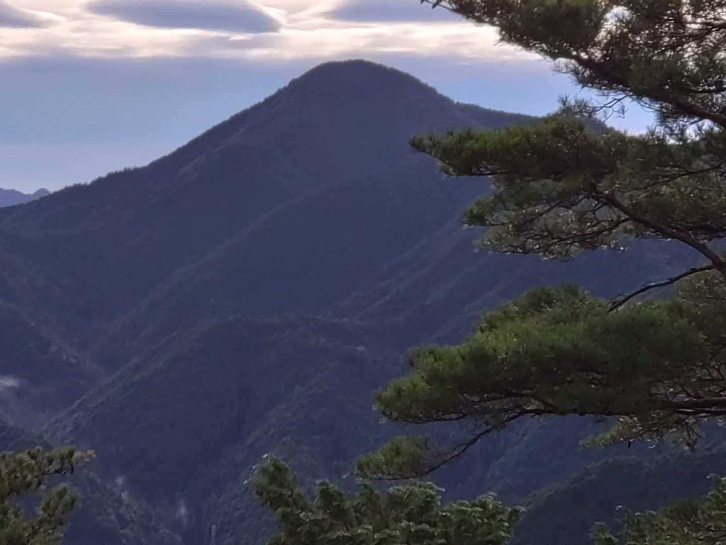 岳山