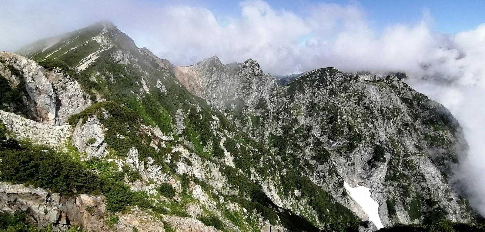 このタイミングであれば唐松岳も晴れてた。。。