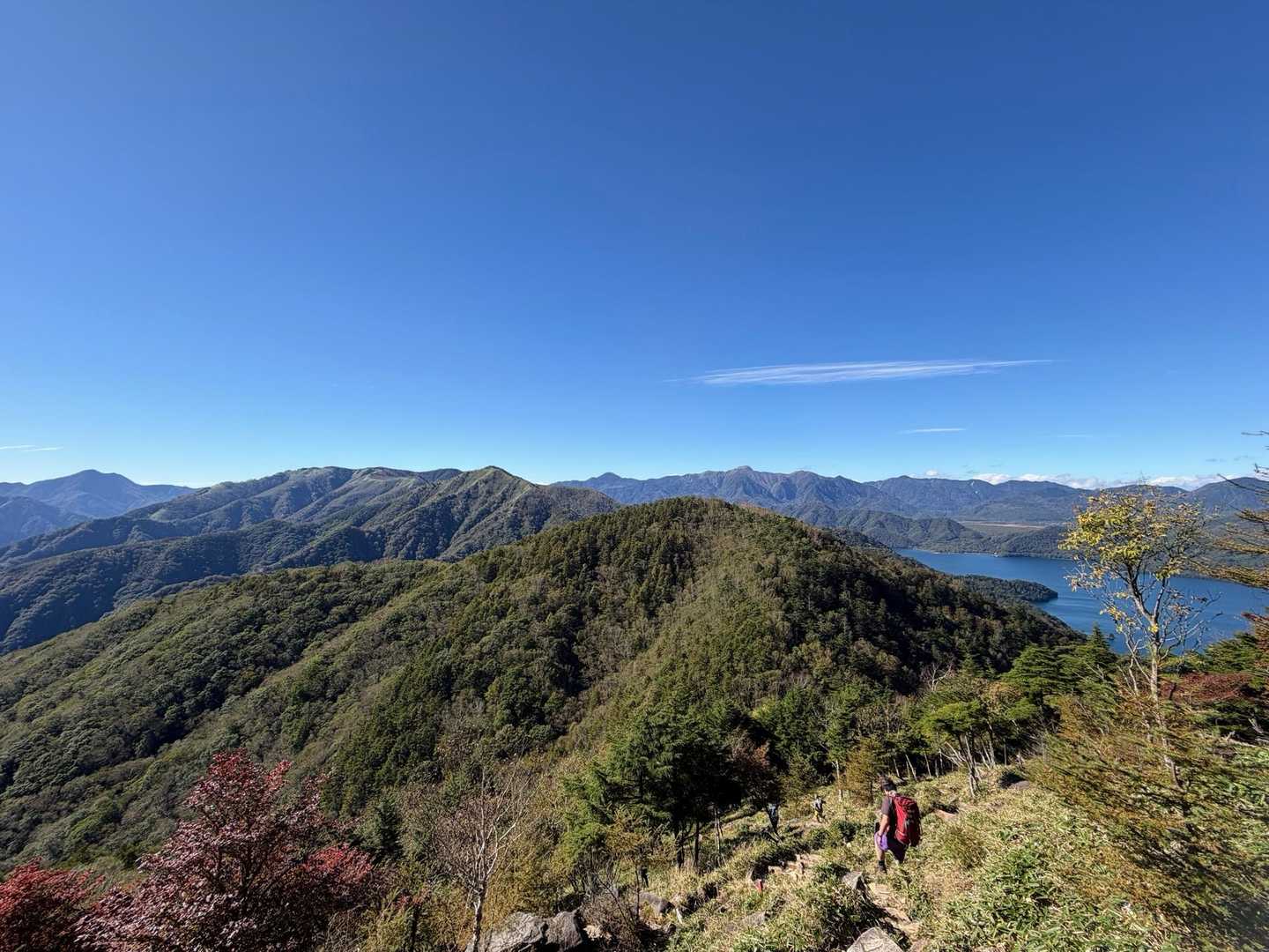 振り返って📷✨歩いてきた稜線🥾