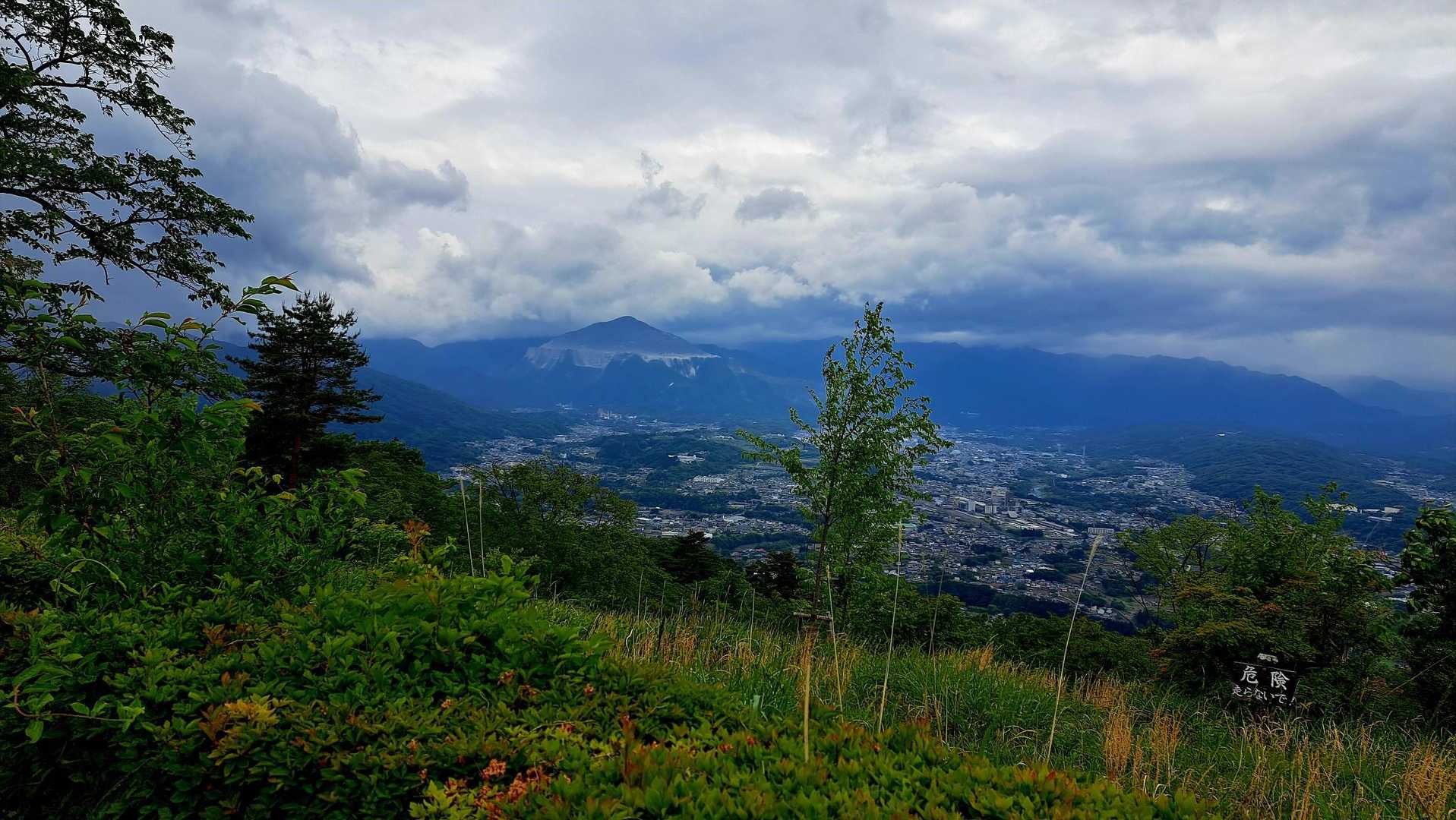 武甲山。カッコいい。