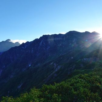 日本の朝🇯🇵が立山を越えてきた…！

おはようございます🙂‍↕️
剱もおはよう😄