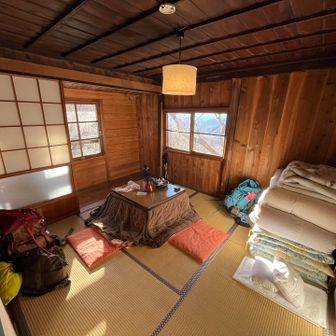 眺望の良い2階の角部屋、真下が大浴場なので夕陽の具合確認して風呂に入れる