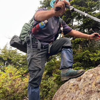 🕶️うまいこと顔隠れてる🤣笑笑…

【天然庭園】🪨…この辺りのゴロゴロ岩🪨は、ただでさえ危険⚠️ですが…重い荷物背負ってはもっと危険⚠️…

この後…問題さんがひっくり返ったのは内緒㊙️です🤣笑笑