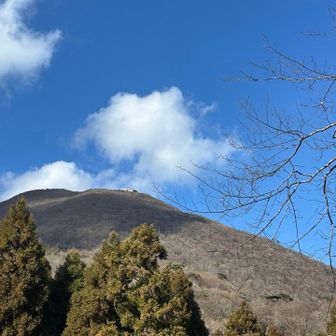 ロープウェイお休みで、静かな山頂だった…♪