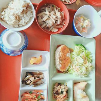 今日もご馳走。燧小屋さんの夕食