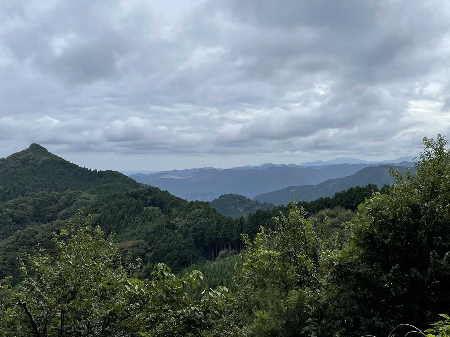 麻生山と戸倉三山の方✨曇りでもきれい☁️
