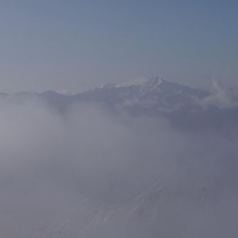 南アルプスが薄っすら