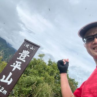 ここも羽アリだらけ💦
一瞬で体中アリまみれ🐜噛まれて痛い😓