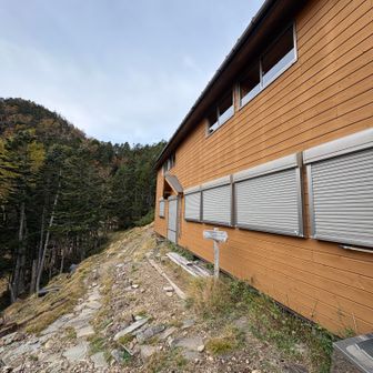 キレット小屋通過