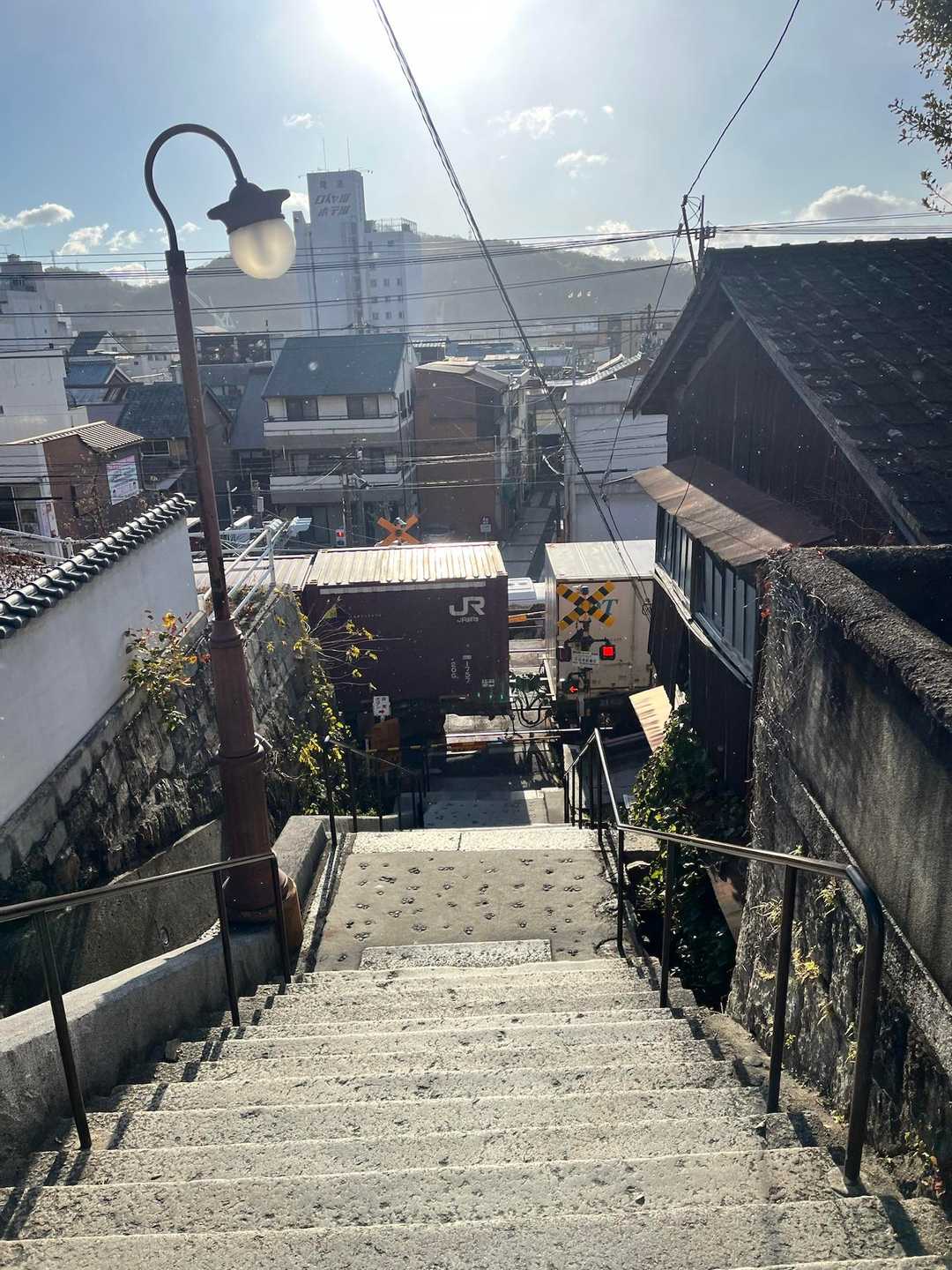 では、尾道満喫したので、また愛媛県に帰るか〜🚌