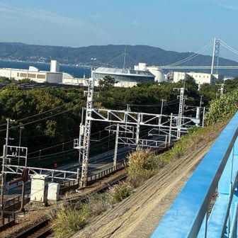 明石海峡大橋を望む