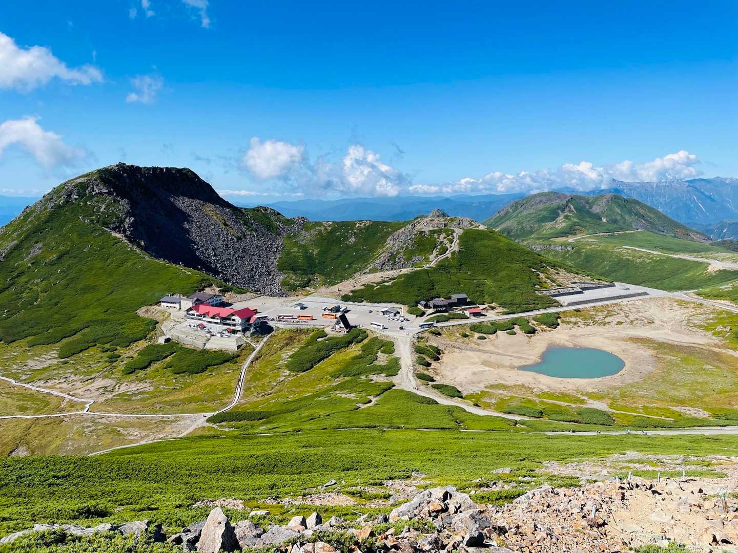 畳平と魔王岳(左)登りたかったなー🤣