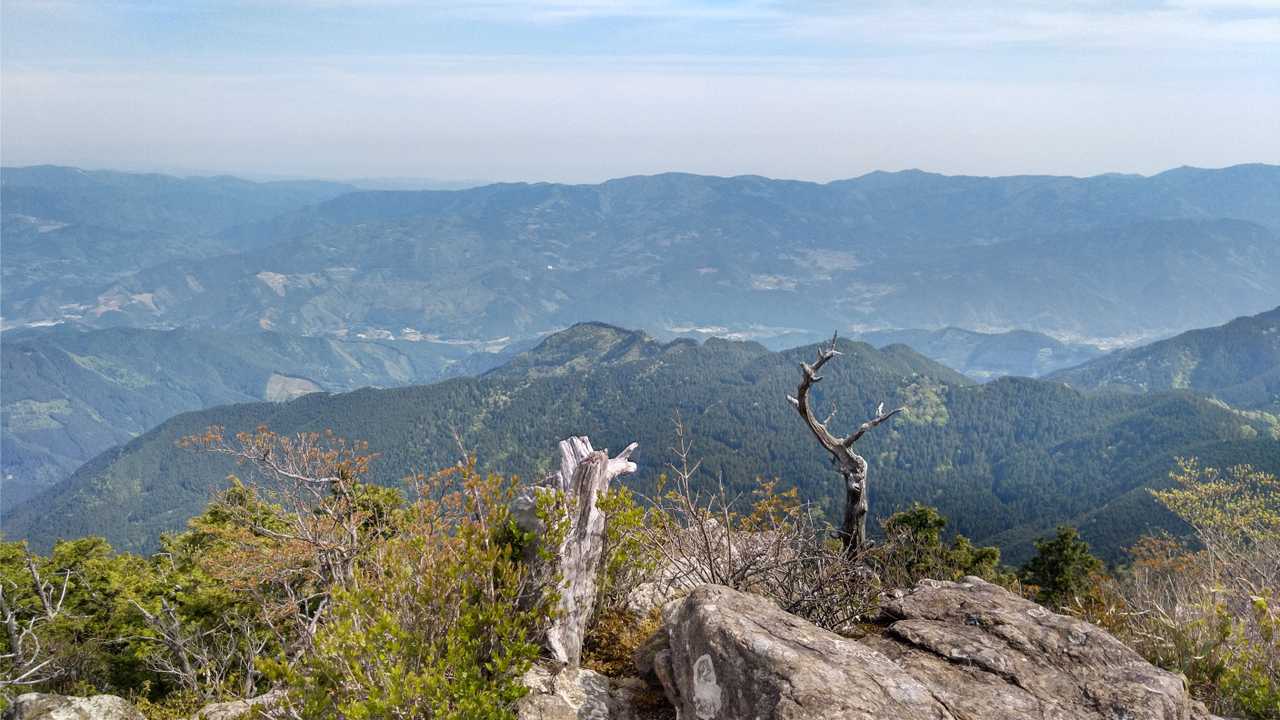 白髪山山頂からの眺望