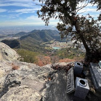 高御位山到着、
山頂付近は平日でも結構人が多く、小さなドローンも飛行してました笑。