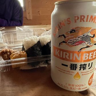 山小屋で乾杯❣️