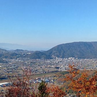 金毘羅さんの向こうに、燧灘