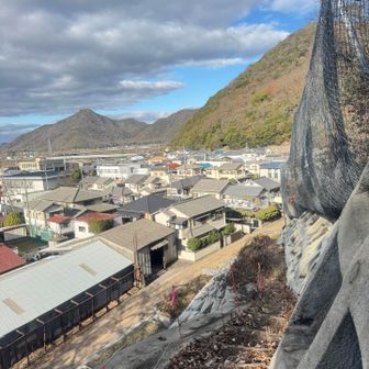 下りてきました。左奥のとんがった山は
尼子山とはげ山（╹◡╹）まだ未踏。来年挑戦！