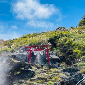温泉の神様横を抜けて
