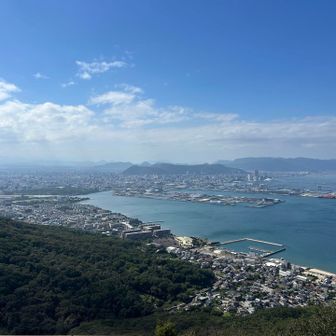 高松港辺りかな🚢