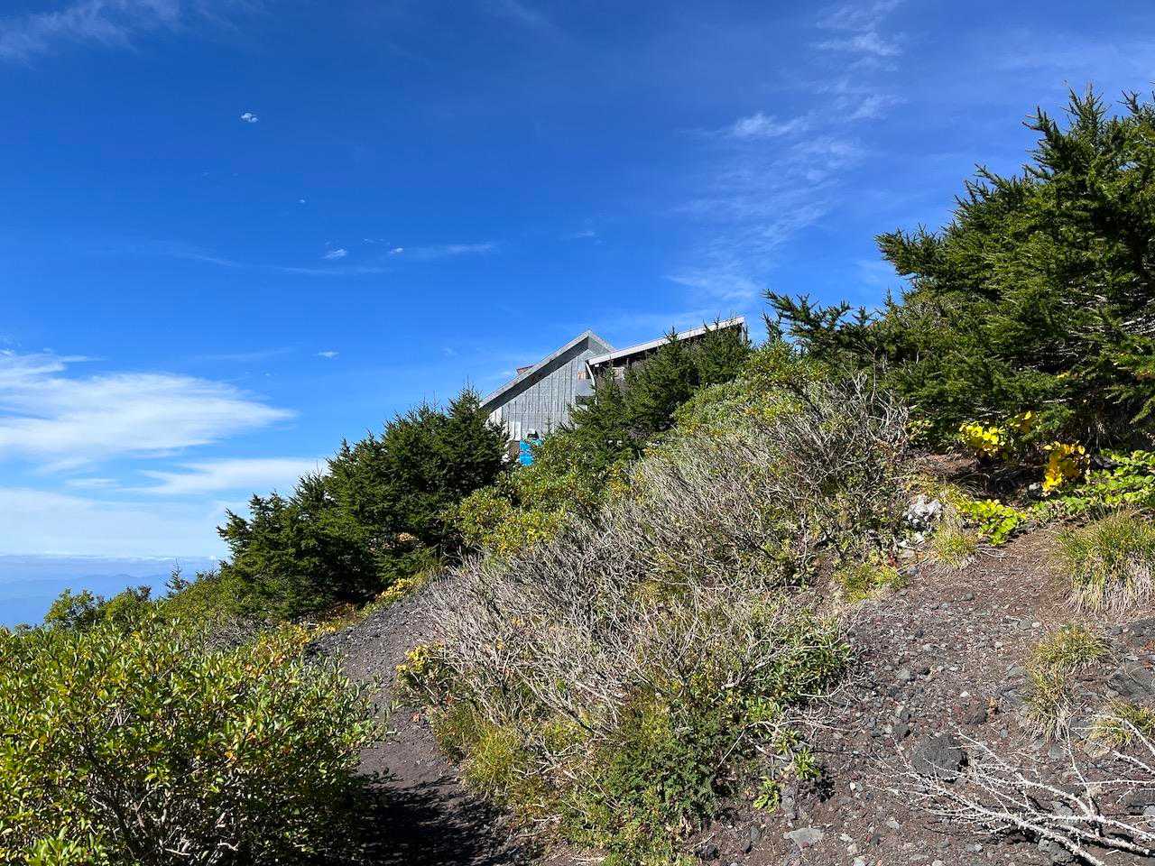 六号目の山小屋近くまで戻ってきた。