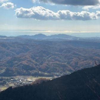 遠くに友ヶ島が見える