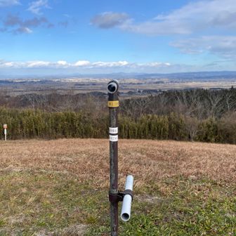 権現森と同じような覗き穴がたくさんありました。