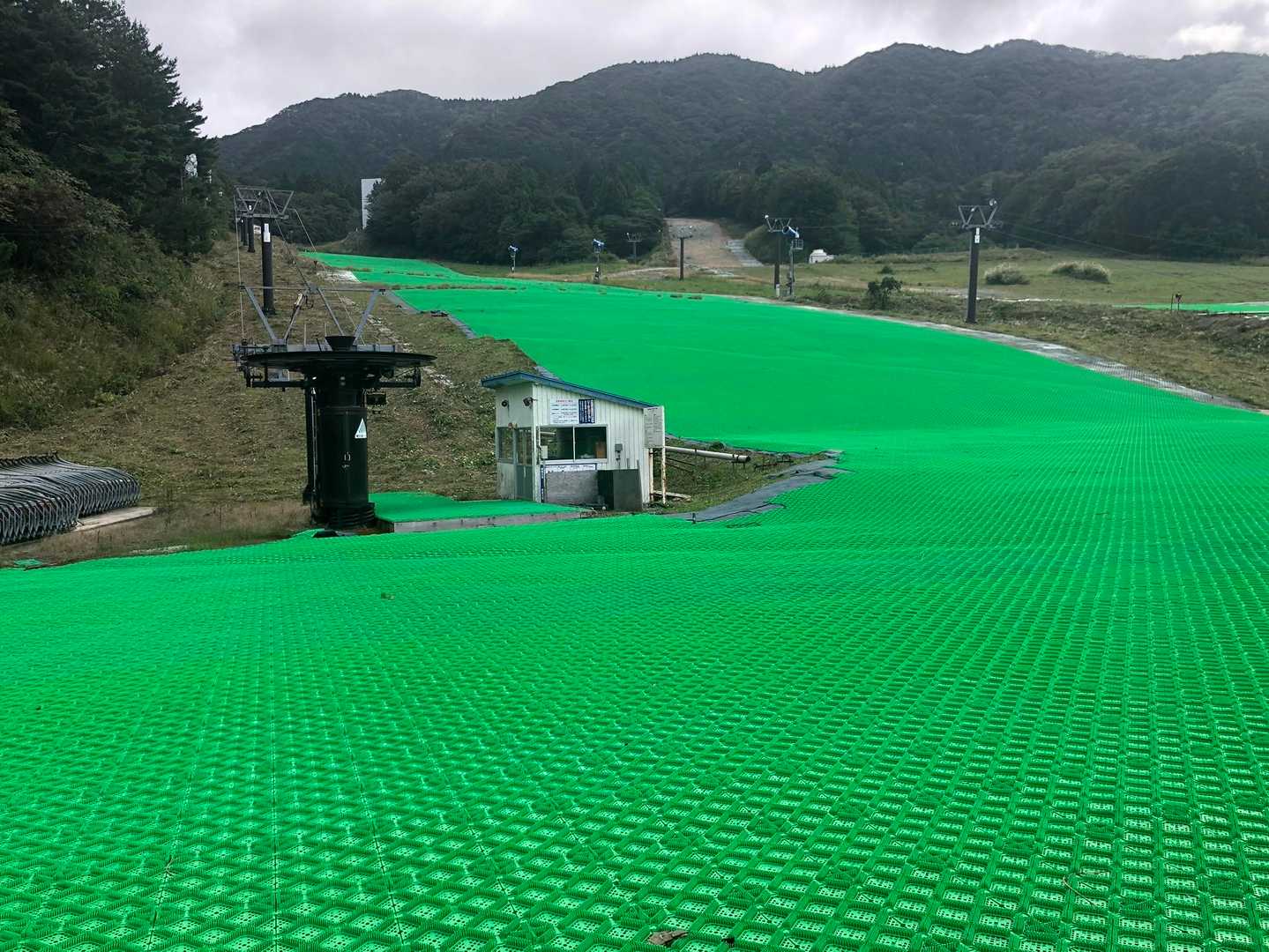 綺麗なプラマット敷設、12月はこの緩斜面しか…フラット練習